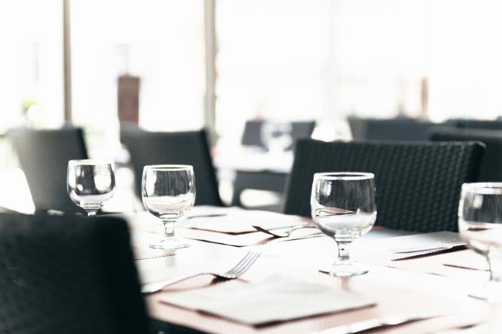 Hotel Brasserie Le Lion D'Or Meximieux Eksteriør bilde
